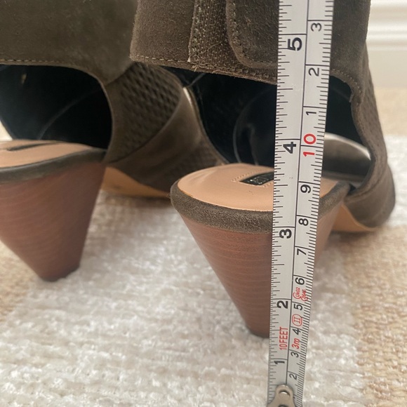 Audrey Brooke Open Toe Suede Grey Booties Heels Size 8 - Picture 8 of 8